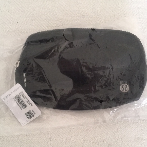 BNWT Lululemon Everywhere Belt Bag Black - Picture 6 of 7